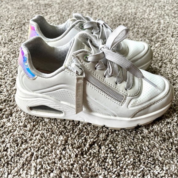 Skechers | Girls' UNO Gen1 Memory Foam Sneakers | White | Size 13 - Picture 10 of 11